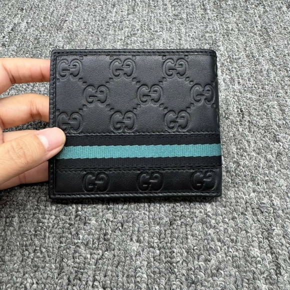 100% Authentic Gucci Leather Wallet 215-111124 - Picture 3 of 11